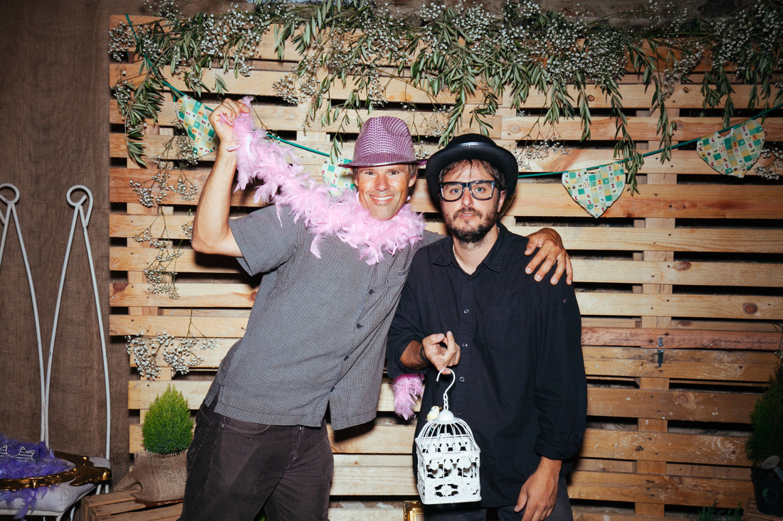 Kunst Photo & Art. Photocall boda con atrezzo Bilbao