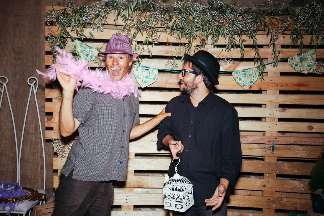 Kunst Photo & Art. Photocall boda con atrezzo Gordexola con Edu-002