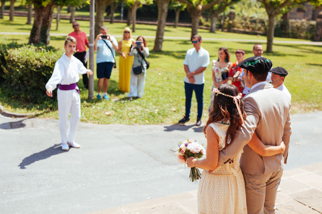 11 Dantzari aurresku boda - Reportajes de fotografia de boda Bizkaia, Alava y Gipuzkoa