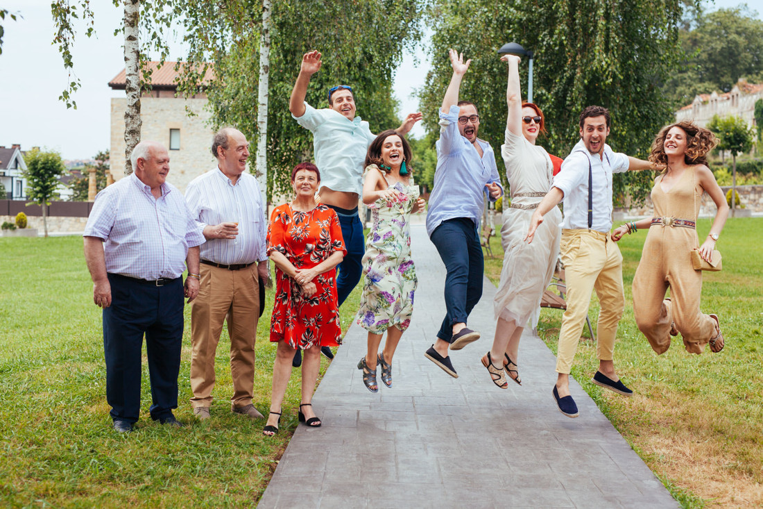 19 Foto de grupo divertida - Boda Vizcaya