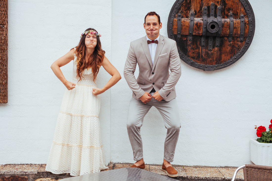 22 Sesion de fotos divertida novios en boda. Kunst Photo & Art fotografo en Getxo Bizkaia