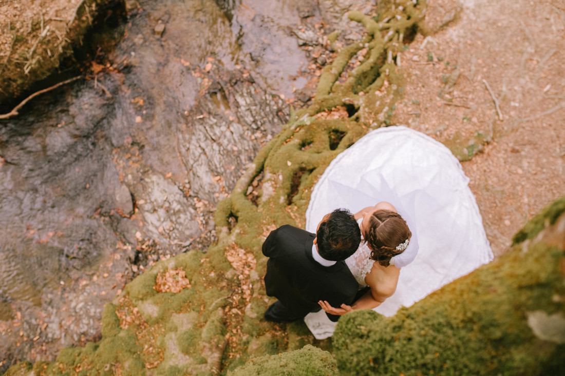 Novios en bosque Gorbea. Fotografo de bodas, Kunst Photo & Art