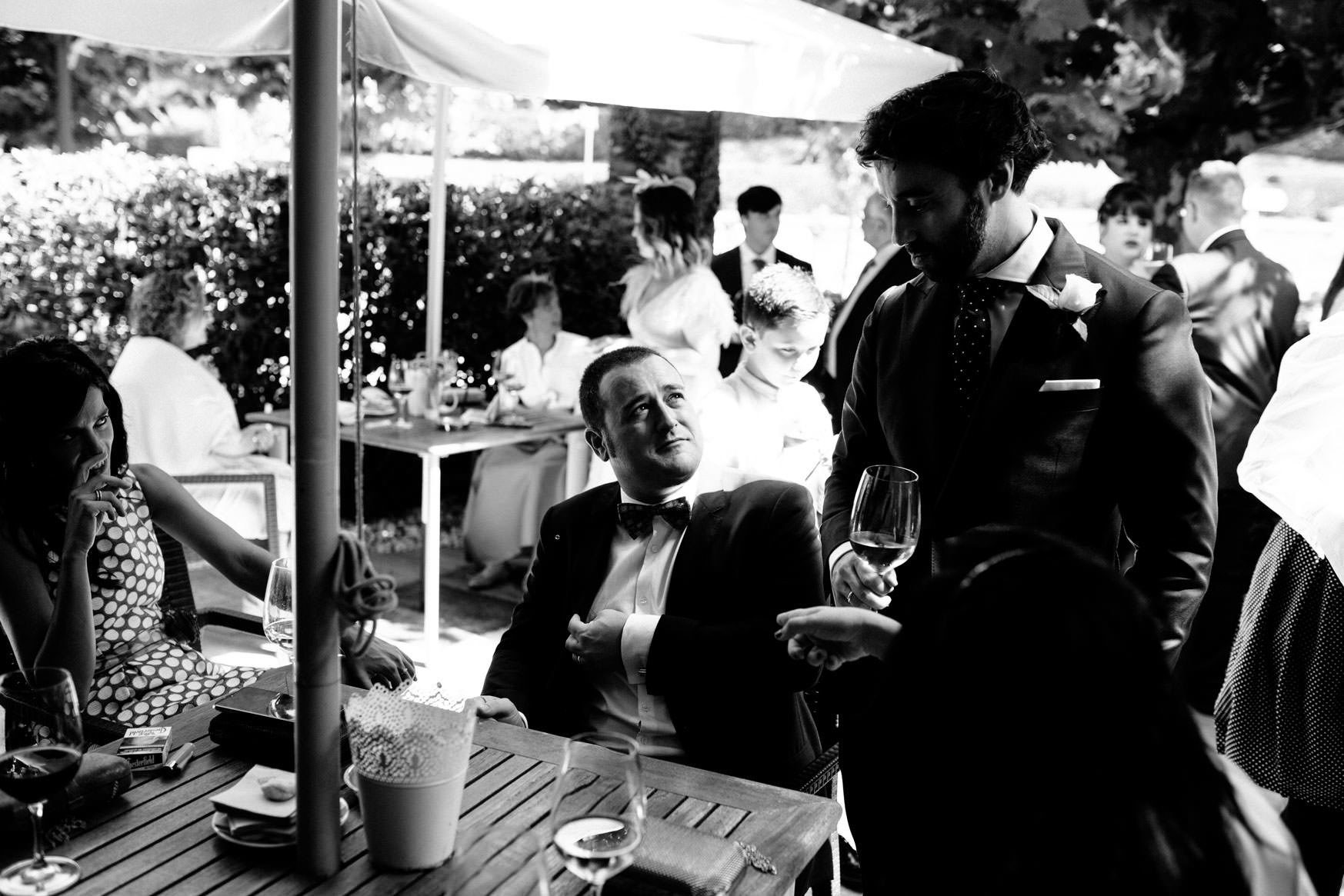 Fiesta boda, blanco y negro. Fotografo de bodas Bilbao.