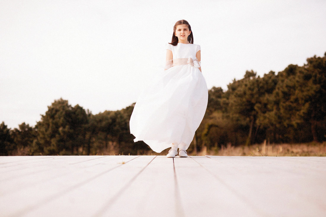 Outdoor Communion Photo Shoot Bilbao, Azkorri. Kunst Photo & Art