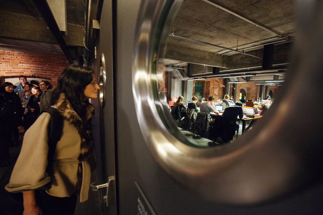 26 Fotografo eventos, presentaciones, conferencias, congresos. Azkuna Zentroa, Alhondiga Bilbao, Bizkaia