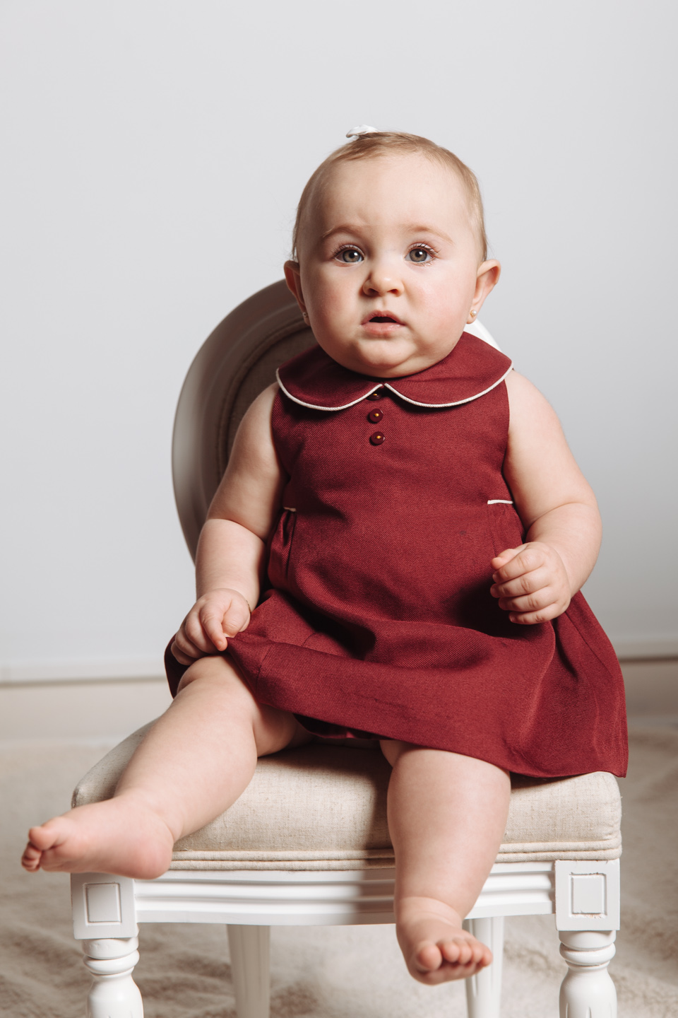 Sesion fotografia niña bebe en estudio elegante