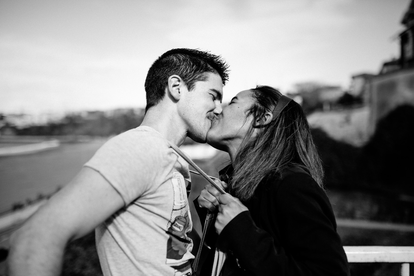 imagenes de besos de parejas en el Puerto Viejo, Getxo